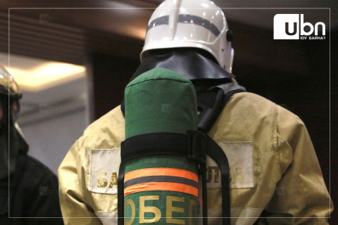 Байрныхаа коридорт бензин хадгалж байсны улмаас гал гарчээ