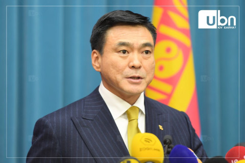 “Одоо улстөржиж, засаг төрөөрөө тоглох цаг биш“
