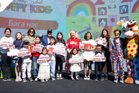 Бразилын алдарт зураач Ромеро Бритто “HAPPY SCHOOL-HAPPY KIDS 2026” гар зургийн уралдааны шагнал гардууллаа