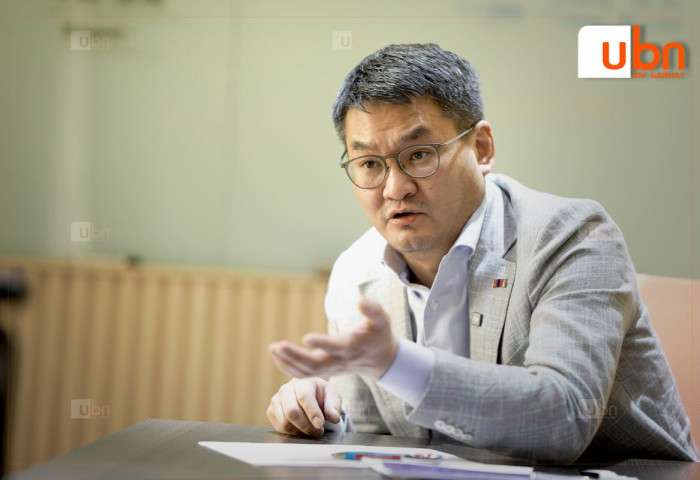 Ө.Шижир: Хэмнэе биш ёстой нэг “Баруун солгойгүй үрээд өгье“ гэсэн, сонгууль угтсан төсөв байна