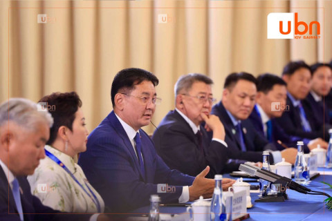 Сайд нар Ерөнхийлөгчийн хамт ШХАБ руу, Ерөнхий сайд ОХУ руу явсан тул Засгийн газар өнөөдөр хуралдахгүй