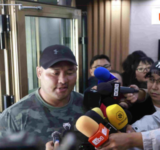 Улсын гарди М.Бадарч: Намайг ер нь барилдуулахгүй юм шиг байна
