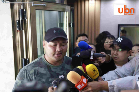 Улсын гарди М.Бадарч: Намайг ер нь барилдуулахгүй юм шиг байна