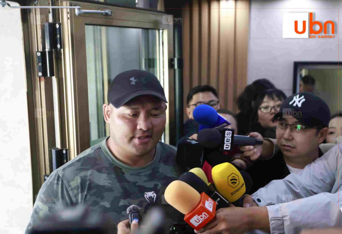 Улсын гарди М.Бадарч: Намайг ер нь барилдуулахгүй юм шиг байна