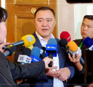 Л.Гантөмөр: Намын даргын явах өдрийг давхцуулж чуулган зарлаж буйг улс төрийн АКЦ хийж байгаа гэж харж байна