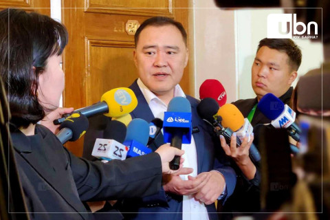Л.Гантөмөр: Намын даргын явах өдрийг давхцуулж чуулган зарлаж буйг улс төрийн АКЦ хийж байгаа гэж харж байна