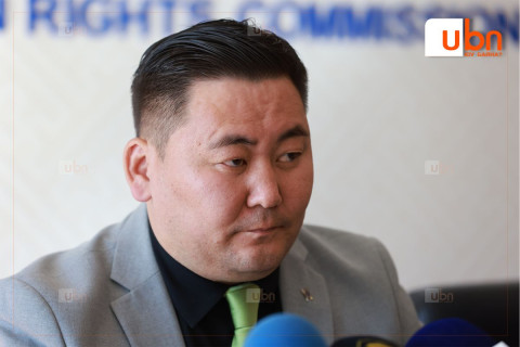 Сургуулийн багтаамж, анги танхим, багшийн хүрэлцээг хүүхдийн өсөлттэй уялдуулан төлөвлөөгүйгээс зарим нэгдүгээр ангид 60-70 хүүхэд суралцаж, хүүхдийн аюулгүй байдал, суралцах эрх зөрчигдөж байгааг ХЭҮК онцоллоо