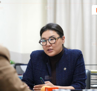 Э.Болормаа: Өнгөрсөн жил улаан, ногоон лаазаар төсөв баталж байсны алдааг одоо засах гээд сууж байна
