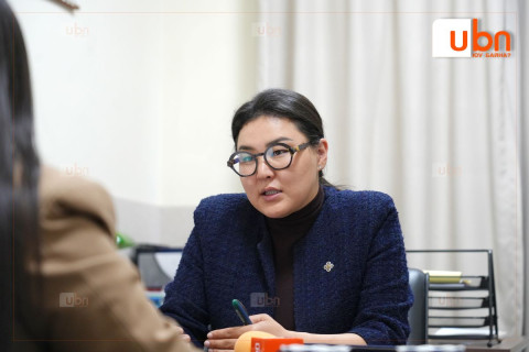 Э.Болормаа: Өнгөрсөн жил улаан, ногоон лаазаар төсөв баталж байсны алдааг одоо засах гээд сууж байна