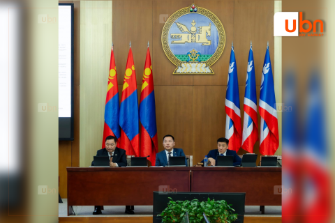 АН-ын Улс төрийн зөвлөл намын бүлэгтээ чиглэл өгөхөөр хуралдаж байна