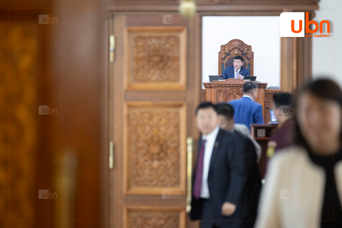 Гишүүдийн ирц хүрээгүйн улмаас хойшилсон чуулган 14.00 цагаас хуралдах уу