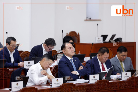 АН-ынхан “Төрөө хямралаас гаргасан уу, түмнээ ядуурлаас аварсан уу“ сэдвээр Ерөнхий сайдтай мэтгэлцэнэ