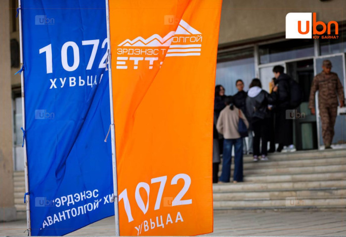 “1072 хувьцаа“ нээлттэй өдөрлөг Дархан-Уул аймгийн Залуучуудын театрт болж байна