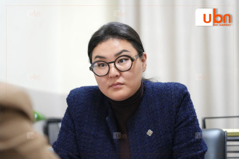 Э.Болормаа: Манай ах нар цагаа тулахаар аймхай, амиа хичээсэн учраас эрх мэдлээ алдахгүйн төлөө ямар ч дүрд хувирч тоглож чаддаг юм билээ