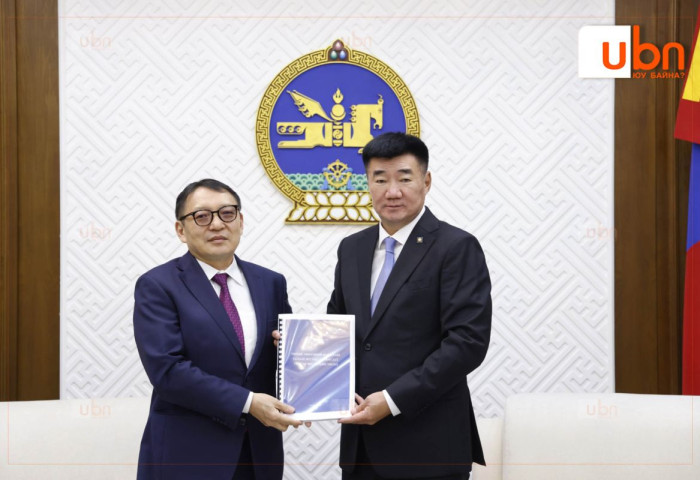 Төрөөс мөнгөний бодлогын талаар 2027 онд баримтлах Үндсэн чиглэлийн төслийг УИХ-д өргөн барилаа