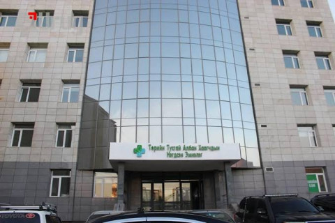 “ТТАХНЭ-ийн эмч унтуулгад хэрэглэдэг бодисоо өөртөө хэтрүүлэн хэрэглэж, тасарч унасан” гэв