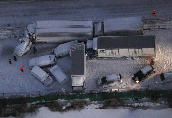 Японд цасан шуурганы улмаас 130 гаруй машин мөргөлджээ
