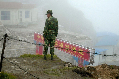 Хятад, Энэтхэгийн цэргүүд хилийн бүсэд дахин мөргөлдөөн үүсгэжээ