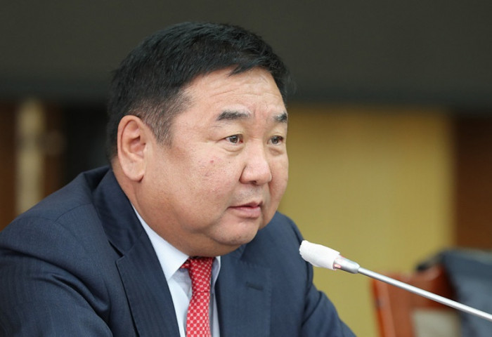 Д.Ганбат: Л.Оюун-Эрдэнэ Монголын ард түмнийг доромжилж байна