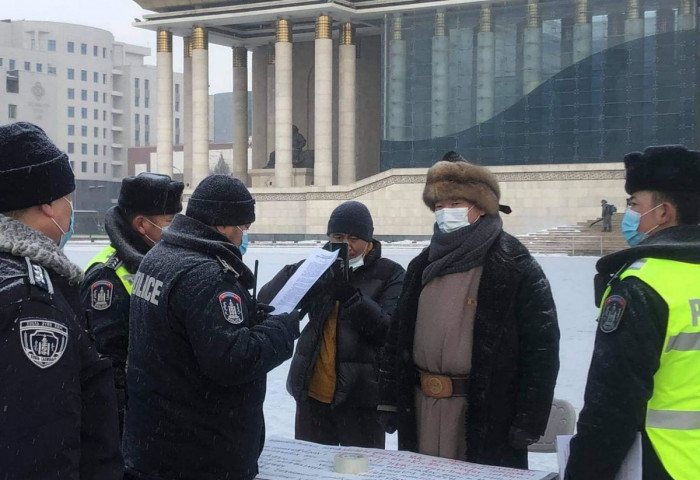 Төв талбайгаас ил гал гаргах хэрэгслийг буцааж, С.Ганбаатарын майханд цахилгаан халаагуур холбожээ