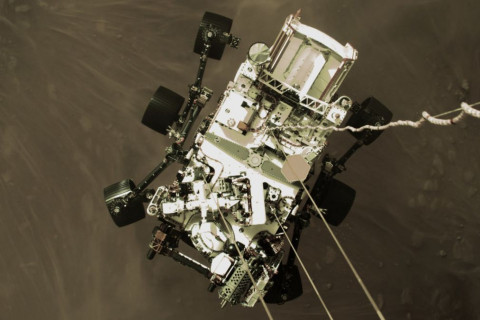 NASA-ийн станц Ангарагаас анхны сэлфигээ илгээв