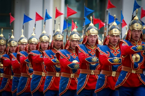 Монгол цэргийн өдрийн баярын мэнд гэсэн нэртэй хэдэн хүн байдаг вэ?