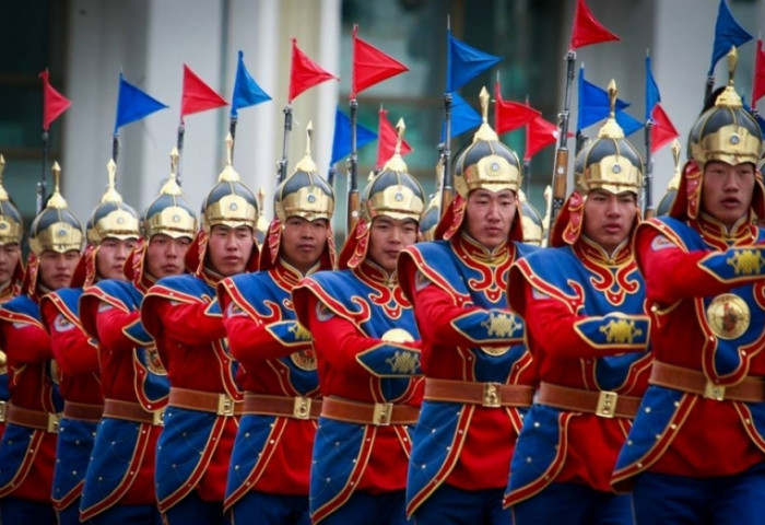 Монгол цэргийн өдрийн баярын мэнд гэсэн нэртэй хэдэн хүн байдаг вэ?