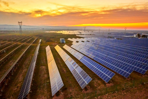 Монголын анхны цэнэг хураагууртай нарны цахилгаан станц байгуулагдана