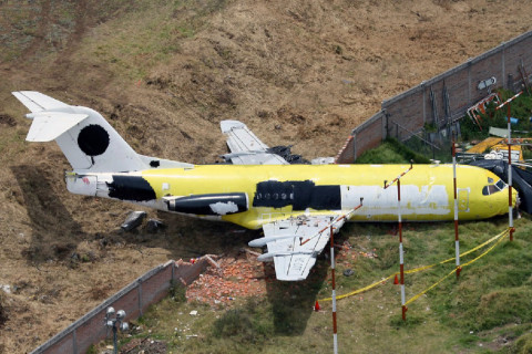 Эквадорт бага оврын нисэх онгоц осолджээ
