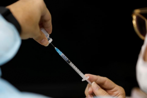 Израиль “COVID-19”-ийн хоёр дахь вакцинжуулалтаа оны эцсээр эхлүүлнэ