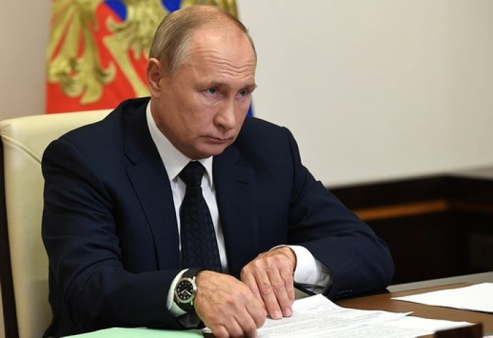 В.Путин ОХУ-тай найрсаг бус харьцсан орнуудын эсрэг хууль батлав
