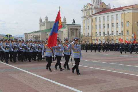 Улаан-Үд хотод парад алхсан Монгол Улсын Зэвсэгт хүчний бүрэлдэхүүн эх орондоо ирж, тусгаарлалтад оржээ