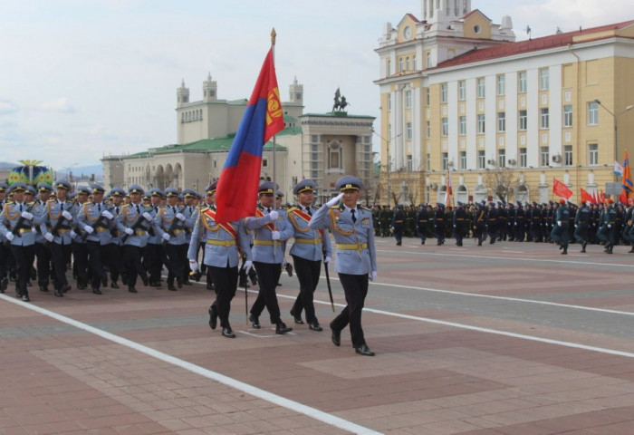 Улаан-Үд хотод парад алхсан Монгол Улсын Зэвсэгт хүчний бүрэлдэхүүн эх орондоо ирж, тусгаарлалтад оржээ