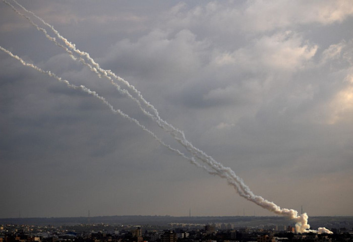 Газын зурвасаас Израил руу 1500 гаруй пуужин харважээ