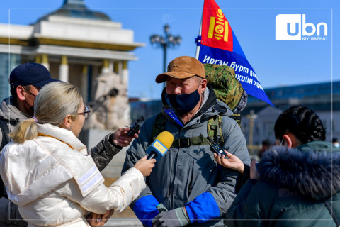 50 настай иргэн Ч.Ганбаяр 6500 км-ийн алхалт хийж, 21 аймгийг тойрохоор замдаа гарлаа