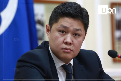 Монголбанкны тэргүүн дэд Ерөнхийлөгч Г.Дөлгөөнийг ЯЛЛАГДАГЧААР татжээ