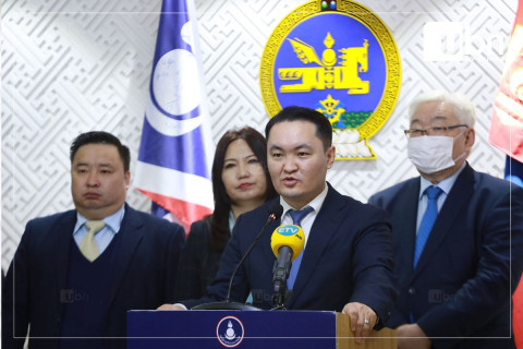 Ч.Өнөрбаяр: Монголд улс төрчдийн шүүх бий болох эмгэг илэрч байна