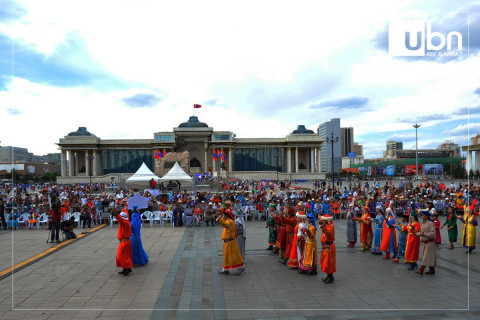 Маргааш болох “Дээлтэй Монгол“ наадмаар шилдэг үндэсний хувцасны эздийг тодруулна