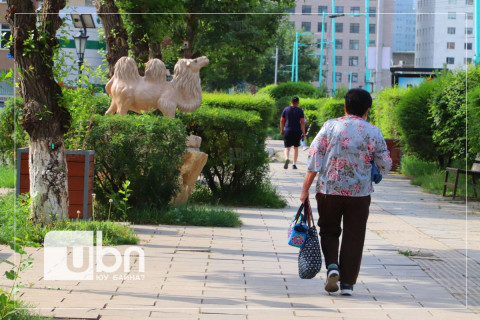 Улаанбаатарт 27 хэм дулаан байна