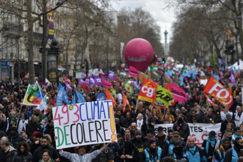 Францад бүх нийтийг хамарсан 10 дахь эсэргүүцлийн ажиллагааг мягмар гарагт хийхээр төлөвлөжээ