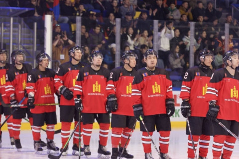 Монголын хоккейчид мөнгөн медалийн эзэн боллоо