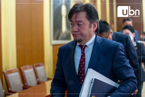 Монголбанкны Ерөнхийлөгч Б.Лхагвасүрэнгийн хилийн хориг цуцлуулах хүсэлтийг шүүх хүлээн авахаас татгалзлаа