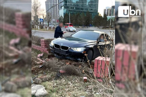 Замын хашлага мөргөж зугтсан BMW маркийн авто машины жолоочийн хэргийг шалгаж эхэлжээ