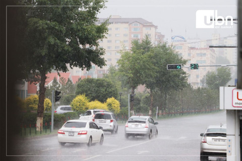 СЭРЭМЖЛҮҮЛЭГ: Улаанбаатар хотод 14-15 цагийн орчимд дуу цахилгаантай аадар бороо орно