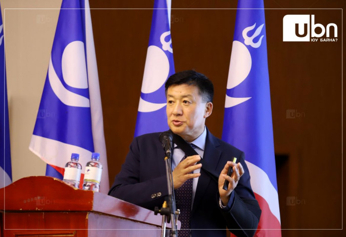 С.Баярцогт: Хөрөнгө оруулалтад зарах ёстой мөнгийг бид халамжийн бодлогод зарж байна