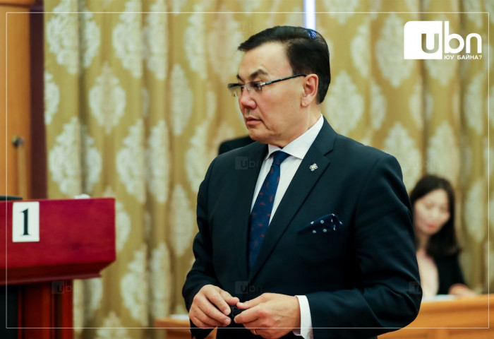 Б.Баттөмөр: Тэтгэвэр тэтгэмжийг ирэх 3, 4, 6 сарын 1-нд нэмэх үү гэдгээ тухайн үед нь шийднэ. Ямар ч байсан 2024 оны төсөвт тусгасан