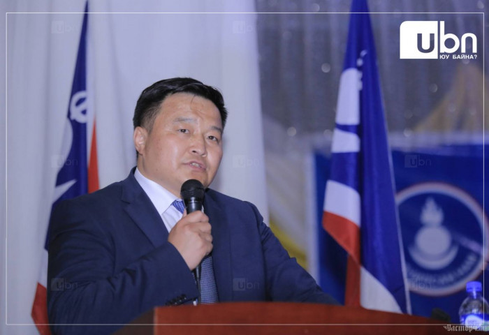 НҮҮРСНИЙ СОНСГОЛ: Өмнөговь аймгийн Засаг дарга Р.Сэддорж гэрчээр оролцохоор иржээ