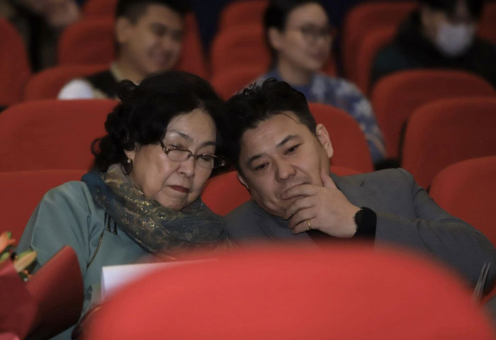 УДЭТ-ын алтан үеийн уран бүтээлчдийн арга барилыг хойч үед таниулах зорилготой “Бид мартахгүй” хүндэтгэлийн арга хэмжээ боллоо