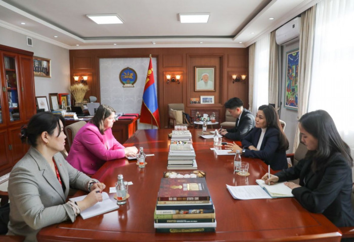 Cоёлын сайд Ч.Номин Канад Улсаас Монгол Улсад суугаа онц бөгөөд бүрэн эрхт Элчин сайд Сандра Шуфаниг хүлээн авч уулзлаа