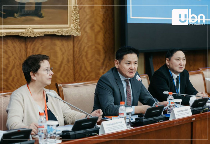 Монголын ардчиллыг бэхжүүлэхэд үнэтэй хувь нэмэр оруулсанд Швейцарын ард түмэнд баярлалаа